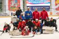 На льду – с чемпионом!. В ФОК «Звездный» прошел мастер-класс от российского хоккеиста, защитника Виктора Антипина