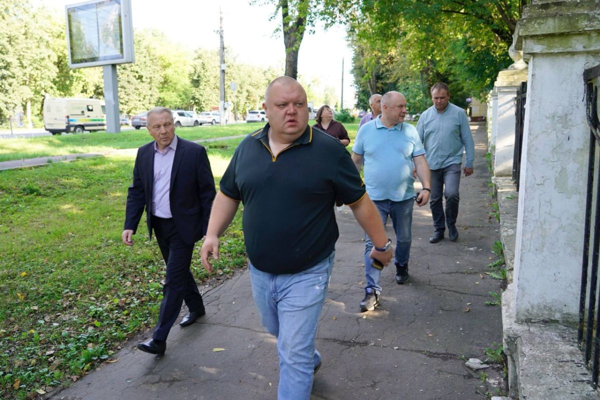 Заместитель главы городского округа Подольск Александр Золотов совместно с представителями профильных служб провёл обход центральной части Подольска — на улице Большой Серпуховской Заместитель главы городского округа Подольск Александр Золотов совместно с представителями профильных служб провёл обход центральной части Подольска — на улице Большой Серпуховской