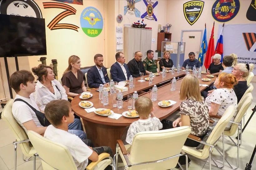 Шесть Орденов Мужества и одна медаль «За отвагу» переданы семьям героев СВО Шесть Орденов Мужества и одна медаль «За отвагу» переданы семьям героев СВО