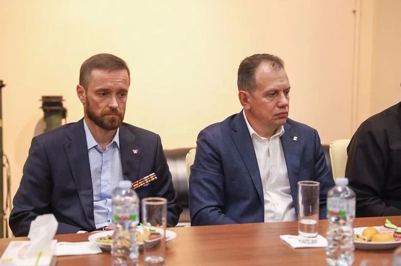 Шесть Орденов Мужества и одна медаль «За отвагу» переданы семьям героев СВО Шесть Орденов Мужества и одна медаль «За отвагу» переданы семьям героев СВО