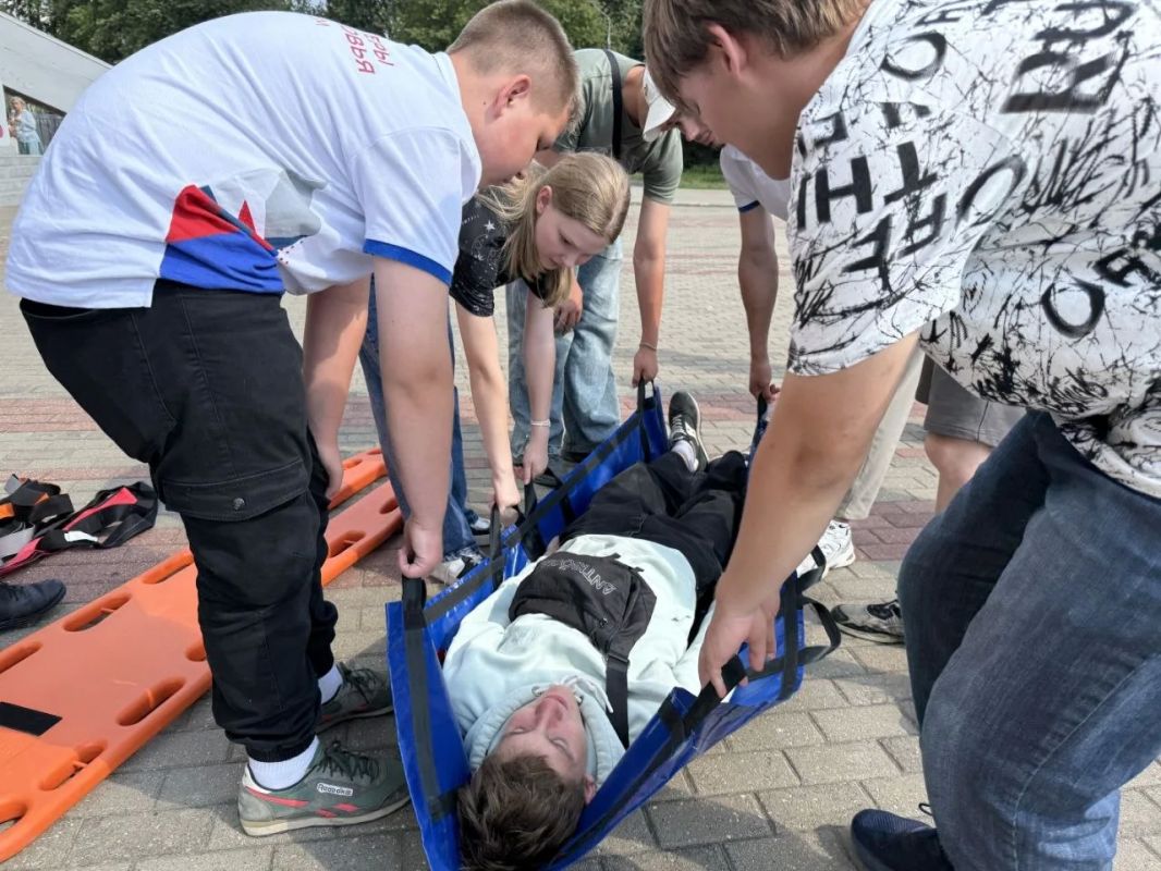 Активисты Раменского штаба «Волонтёры Подмосковья» прошли спецкурс по спасательному делу Активисты Раменского штаба «Волонтёры Подмосковья» прошли спецкурс по спасательному делу