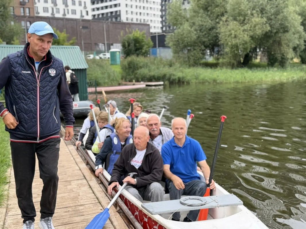 «Дракон» покоряет волны: участники «Активного долголетия» из Пушкино испытали себя в командной гребле! «Дракон» покоряет волны: участники «Активного долголетия» из Пушкино испытали себя в командной гребле!