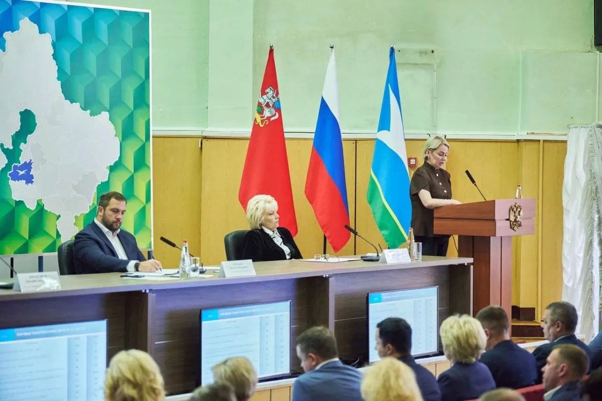 Михаил Собакин: В заключение подвели итоги работы МФЦ за первое полугодие Михаил Собакин: В заключение подвели итоги работы МФЦ за первое полугодие