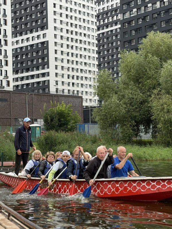 «Дракон» покоряет волны: участники «Активного долголетия» из Пушкино испытали себя в командной гребле! «Дракон» покоряет волны: участники «Активного долголетия» из Пушкино испытали себя в командной гребле!