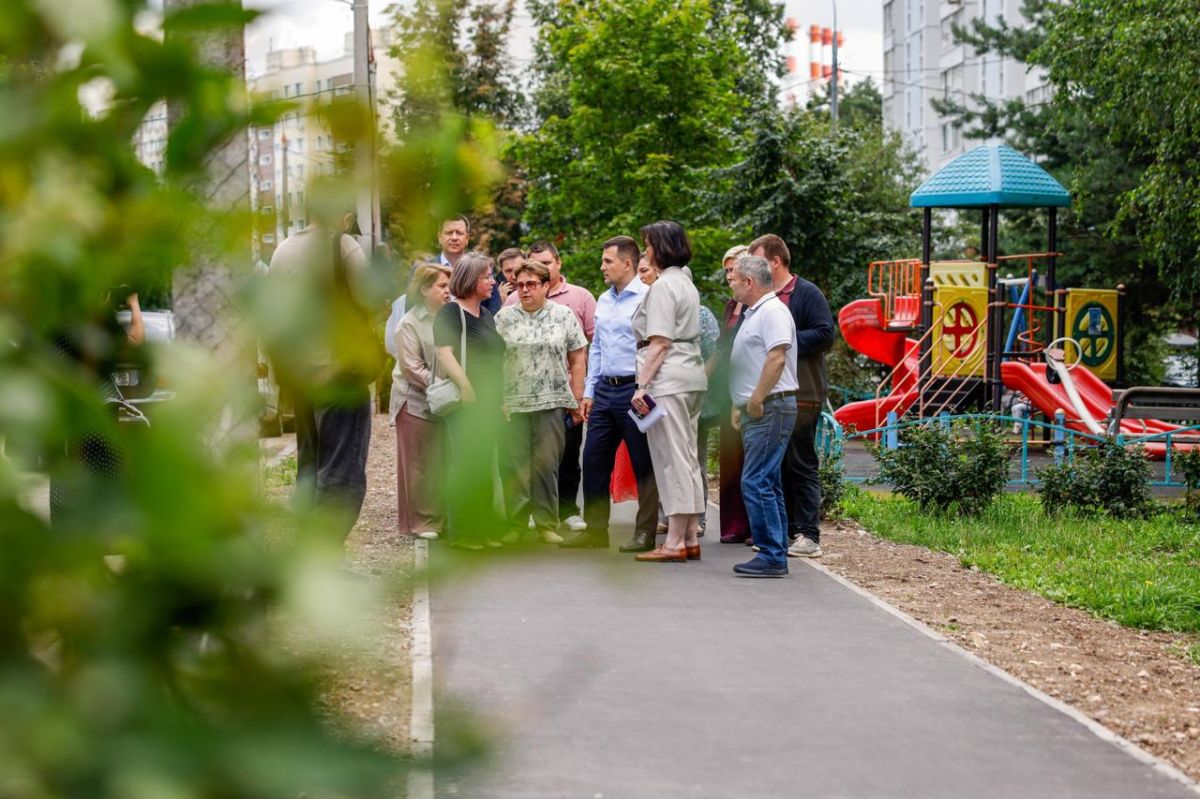 В Ленинском городском округе продолжаются работы по обновлению пешеходных коммуникаций в рамках областной программы «Пешком», инициированной губернатором Московской области Андреем Воробьёвым
