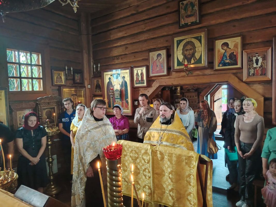 В Козино почтили память героев: семьям погибших бойцов вручили жетоны «Они сражались за Родину» В Козино почтили память героев: семьям погибших бойцов вручили жетоны «Они сражались за Родину»