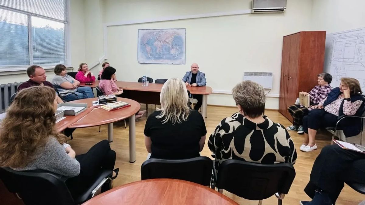Михаил Собакин: Диалог о здоровье с главным врачом Чеховской больницы состоялся на предприятии Чехова Михаил Собакин: Диалог о здоровье с главным врачом Чеховской больницы состоялся на предприятии Чехова