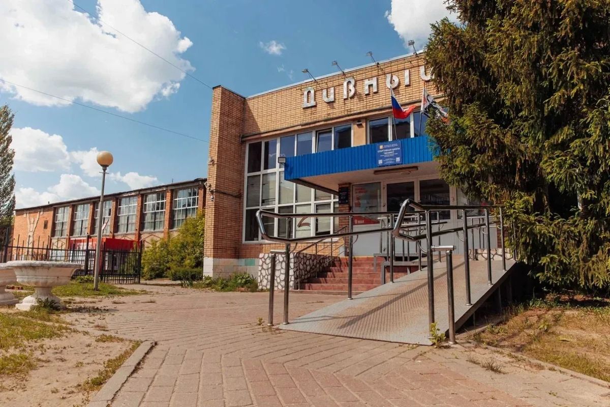 Для будущих чемпионов. В Ликино-Дулеве по Народной программе Единой России продолжается капитальный ремонт спортивной школы «Феникс» – изменения уже заметны невооруженным глазом Для будущих чемпионов. В Ликино-Дулеве по Народной программе Единой России продолжается капитальный ремонт спортивной школы «Феникс» – изменения уже заметны невооруженным глазом
