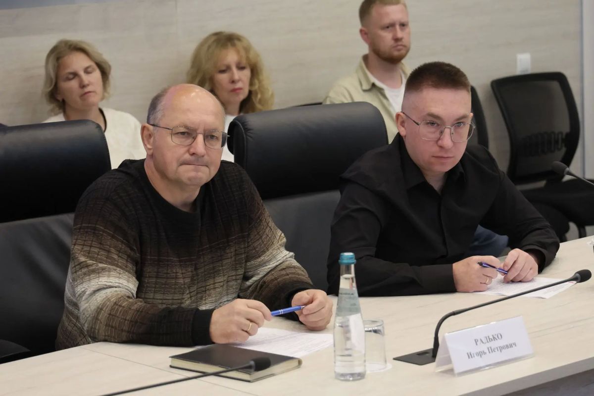Первый заместитель главы Балашихи Сергей Лукичев провел встречу с жителями микрорайона Алексеевская Роща Первый заместитель главы Балашихи Сергей Лукичев провел встречу с жителями микрорайона Алексеевская Роща