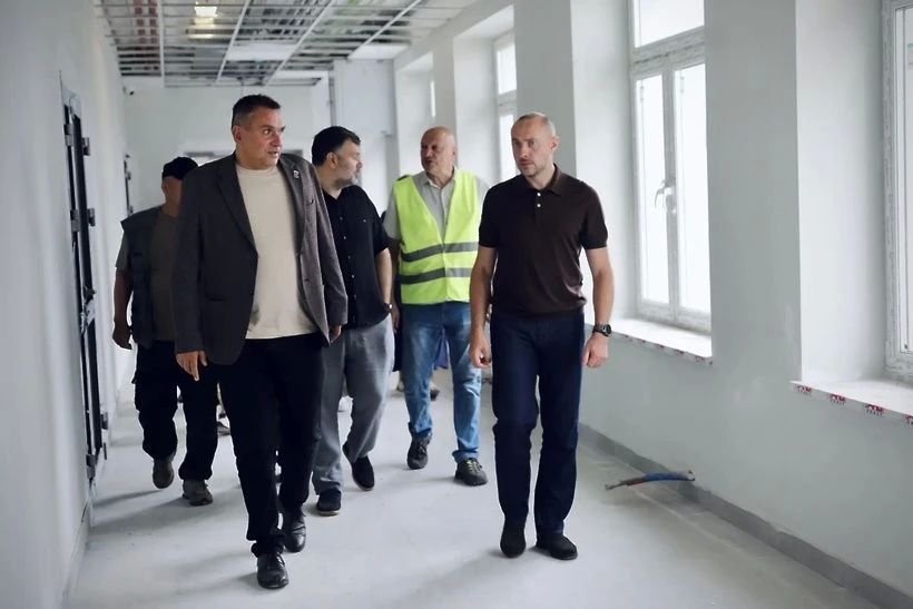 Ремонт Радумльского кадетского лицея-интерната завершён на 80% Ремонт Радумльского кадетского лицея-интерната завершён на 80%