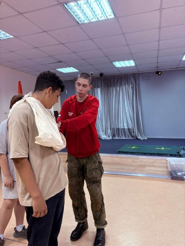 Юнармейцы Ступино отработали навыки оказания первой помощи на практическом занятии Юнармейцы Ступино отработали навыки оказания первой помощи на практическом занятии