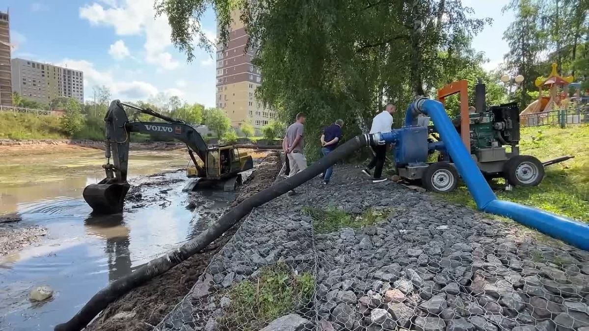 Юлия Купецкая: В прошлом году во время обходов территорий наши юные жители обратили внимание на состояние Комиссаровского пруда