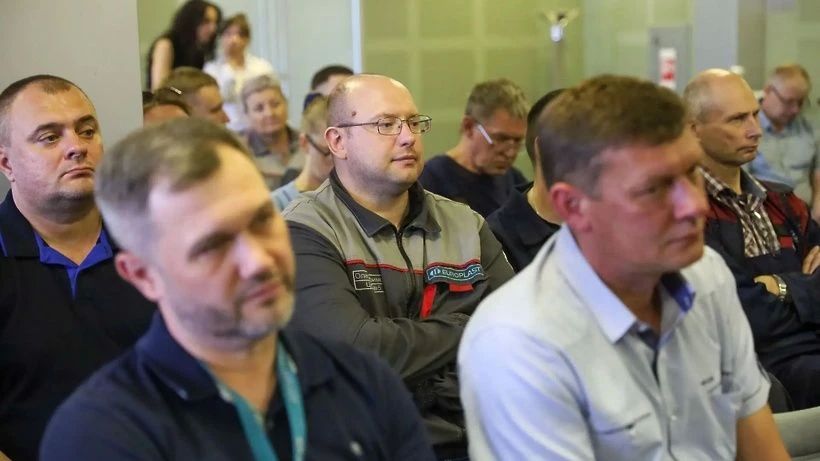 Александр Зарубин посетил завод «Европласт» в Солнечногорске Александр Зарубин посетил завод «Европласт» в Солнечногорске