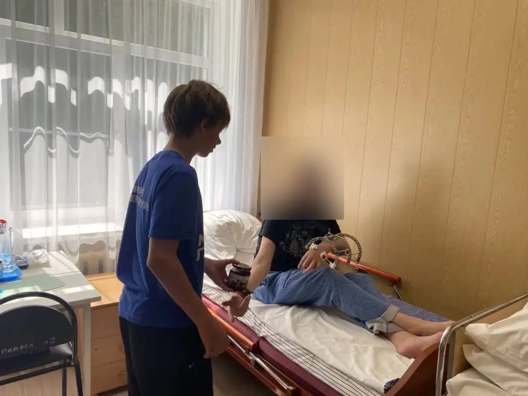 Константин Михальков: Специалисты нашего МФЦ провели выездной приём в Тимоновском госпитале, где проходят лечение и реабилитацию участники специальной военной операции Константин Михальков: Специалисты нашего МФЦ провели выездной приём в Тимоновском госпитале, где проходят лечение и реабилитацию участники специальной военной операции