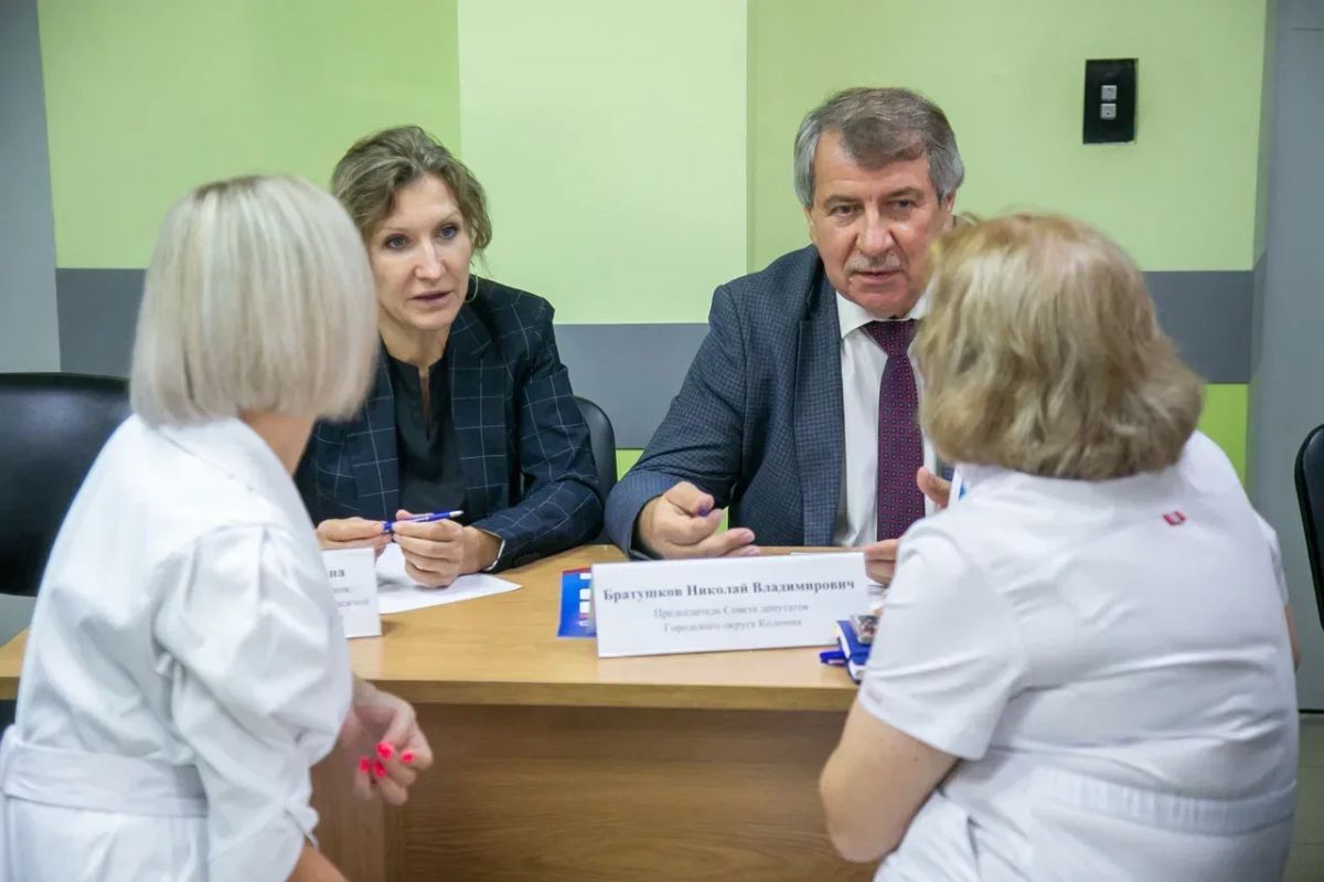 Более 30 сотрудников Коломенской больницы приняли участие в выездной администрации, которая прошла в четверг в поликлинике №2 Более 30 сотрудников Коломенской больницы приняли участие в выездной администрации, которая прошла в четверг в поликлинике №2