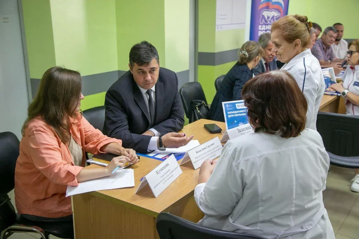 Более 30 сотрудников Коломенской больницы приняли участие в выездной администрации, которая прошла в четверг в поликлинике №2 Более 30 сотрудников Коломенской больницы приняли участие в выездной администрации, которая прошла в четверг в поликлинике №2