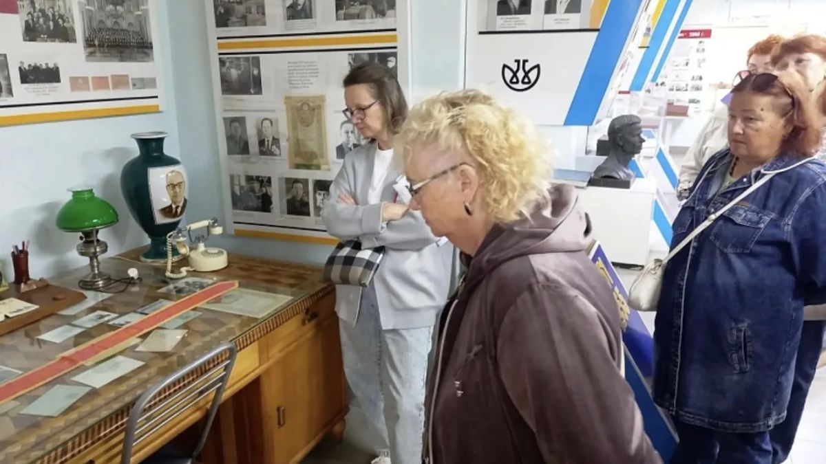В отделе краеведения Центральной библиотеки им. Инны Гофф прошел краеведческий час «Воскресенская земля» для участников губернаторской программы «Активное долголетие» из городского округа Люберцы В отделе краеведения Центральной библиотеки им. Инны Гофф прошел краеведческий час «Воскресенская земля» для участников губернаторской программы «Активное долголетие» из городского округа Люберцы