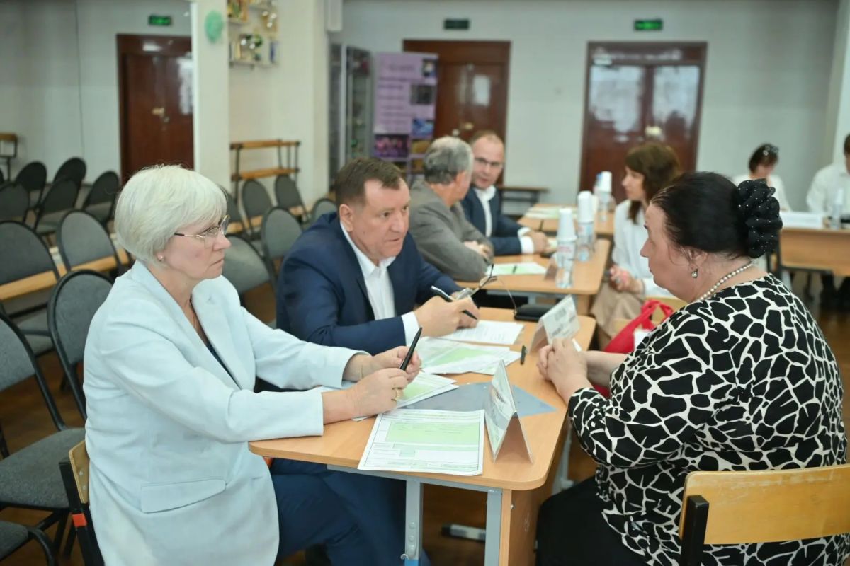 Заместитель главы Балашихи провел встречу с жителями микрорайона Новый Свет Заместитель главы Балашихи провел встречу с жителями микрорайона Новый Свет