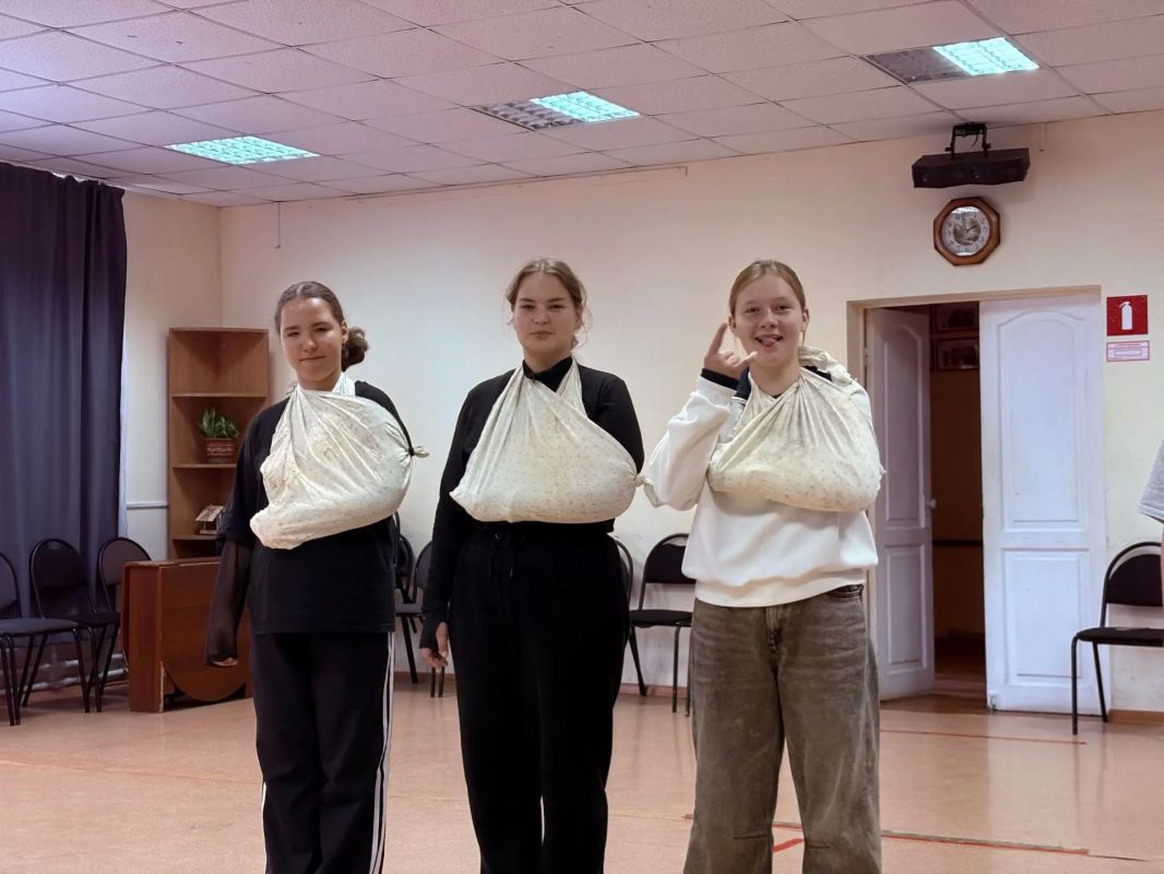 Юнармейцы Ступино отработали навыки оказания первой помощи на практическом занятии Юнармейцы Ступино отработали навыки оказания первой помощи на практическом занятии