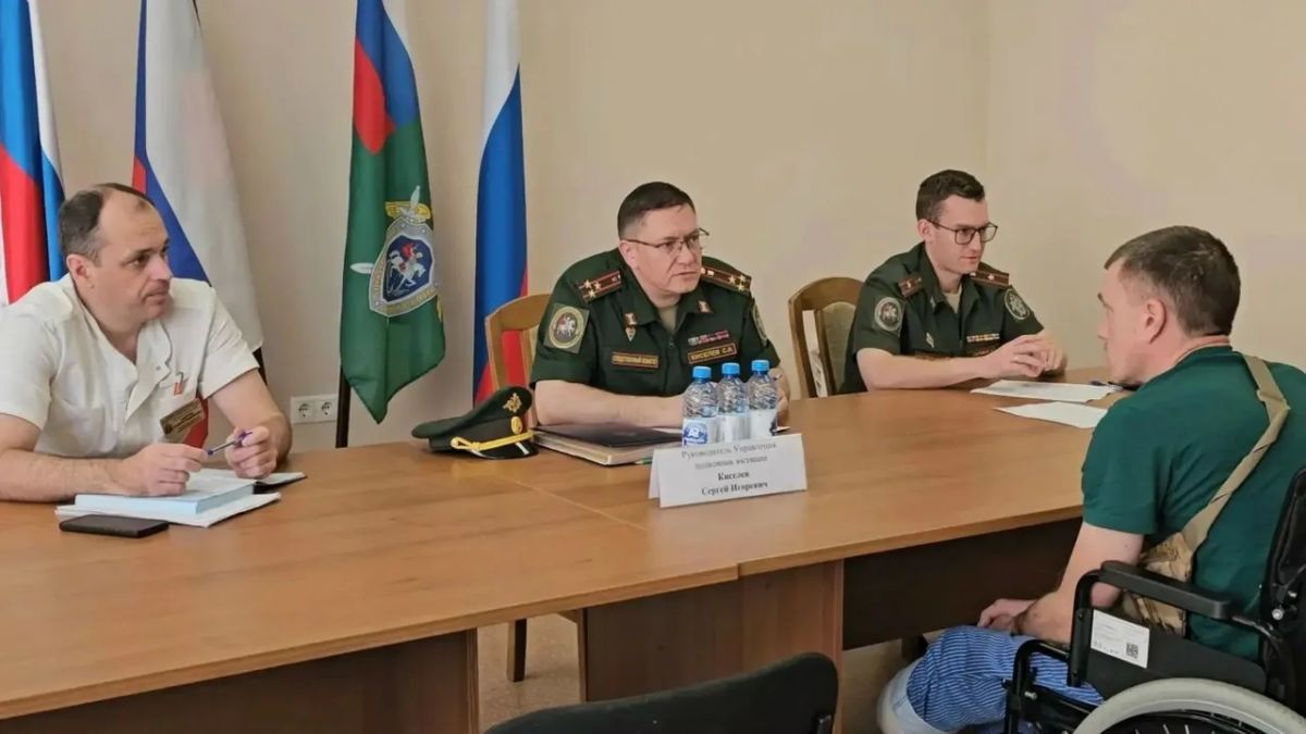 Военные следователи СК России продолжают проводить личные приемы военнослужащих в лечебных учреждениях Военные следователи СК России продолжают проводить личные приемы военнослужащих в лечебных учреждениях