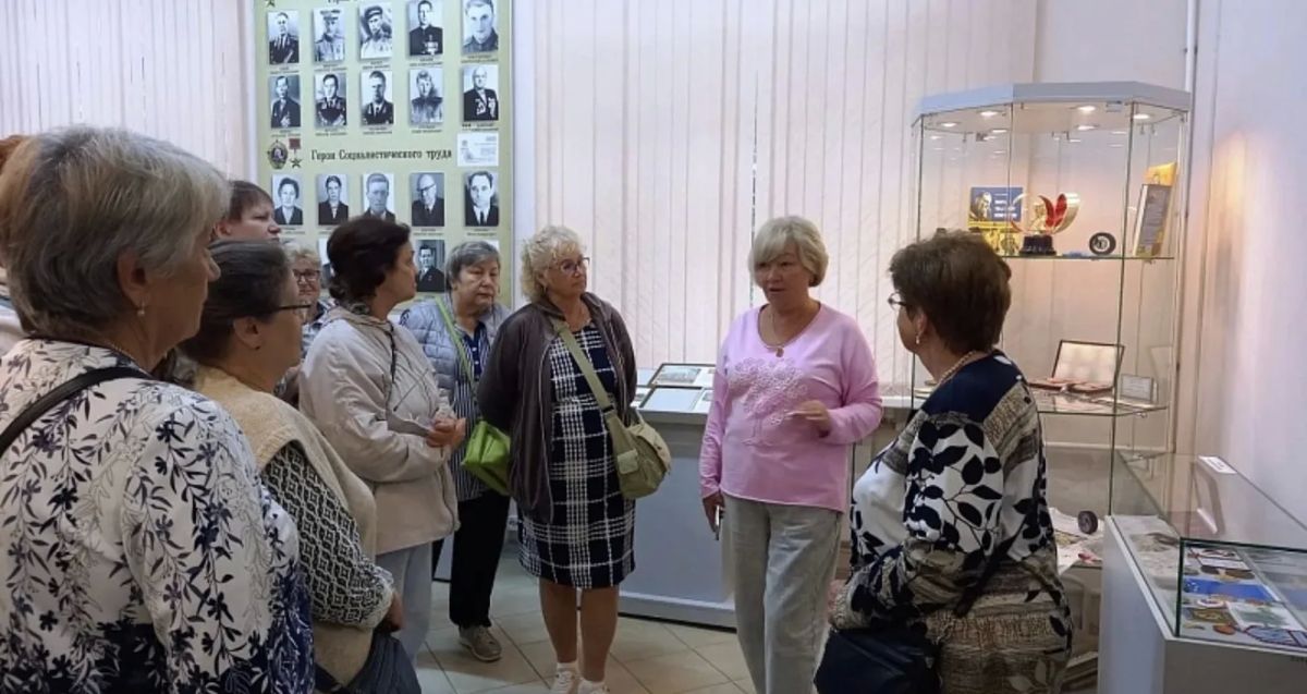 В отделе краеведения Центральной библиотеки им. Инны Гофф прошел краеведческий час «Воскресенская земля» для участников губернаторской программы «Активное долголетие» из городского округа Люберцы В отделе краеведения Центральной библиотеки им. Инны Гофф прошел краеведческий час «Воскресенская земля» для участников губернаторской программы «Активное долголетие» из городского округа Люберцы