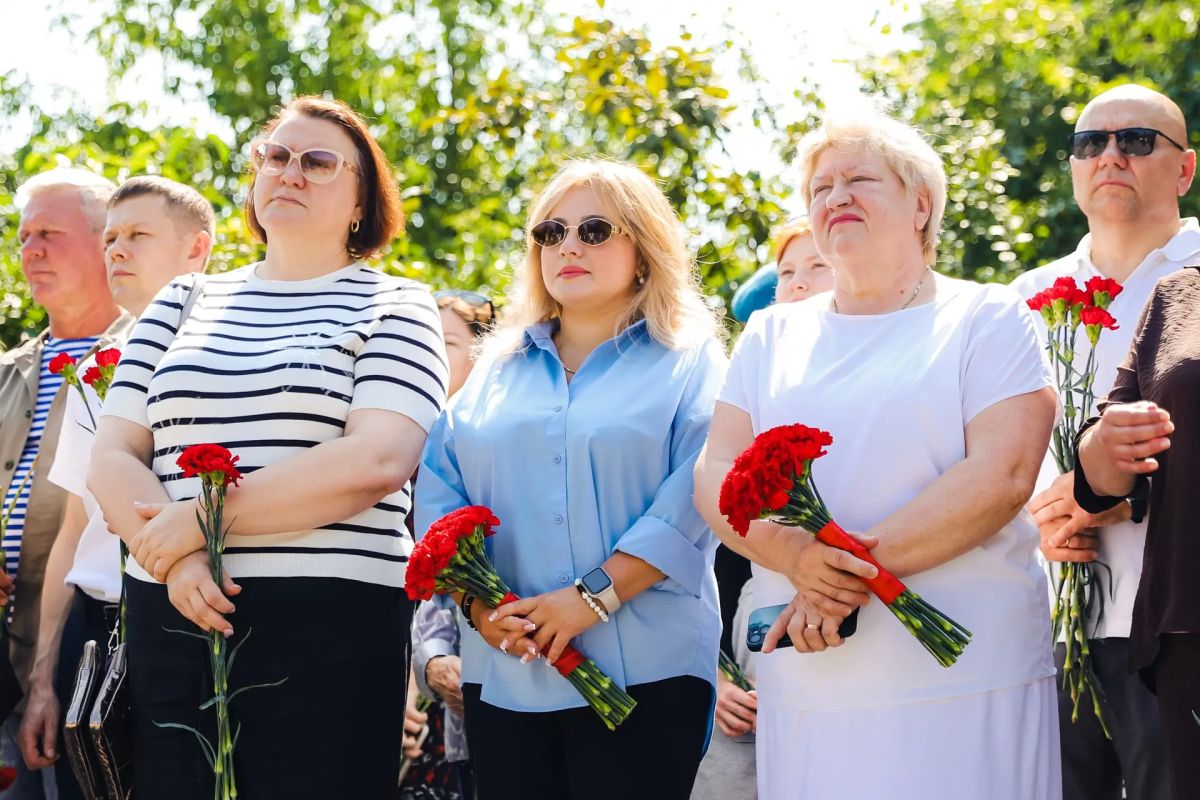 В Химках почтили память героев ВДВ В Химках почтили память героев ВДВ