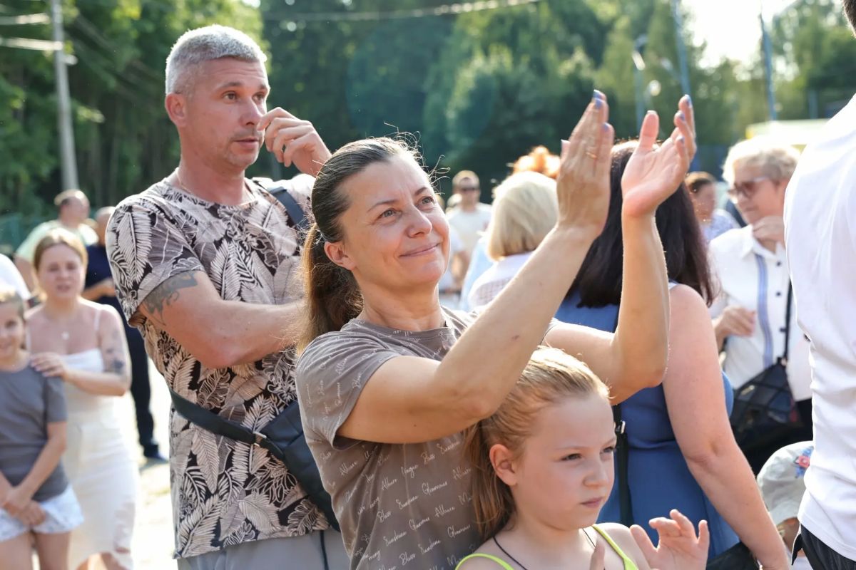 Юлия Купецкая: На родине «цветущих» подносов праздник — День деревни Жостово! Юлия Купецкая: На родине «цветущих» подносов праздник — День деревни Жостово!