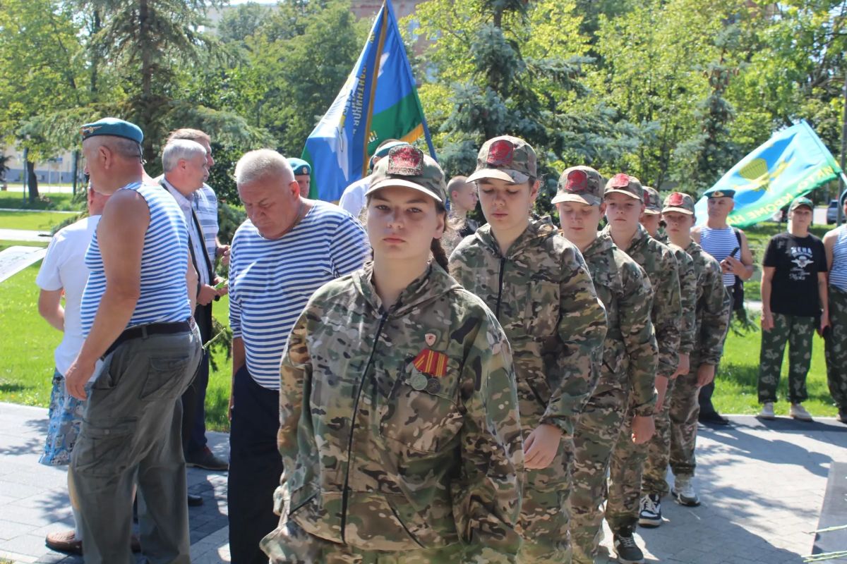В Ступино отметили День Воздушно-десантных войск В Ступино отметили День Воздушно-десантных войск
