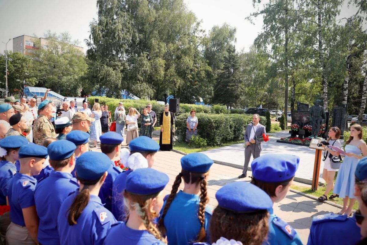 В Солнечногорске прошло празднование, посвященное Дню Воздушно-десантных войск России В Солнечногорске прошло празднование, посвященное Дню Воздушно-десантных войск России