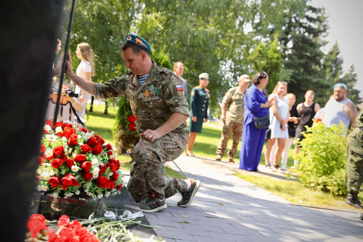 В Солнечногорске прошло празднование, посвященное Дню Воздушно-десантных войск России В Солнечногорске прошло празднование, посвященное Дню Воздушно-десантных войск России
