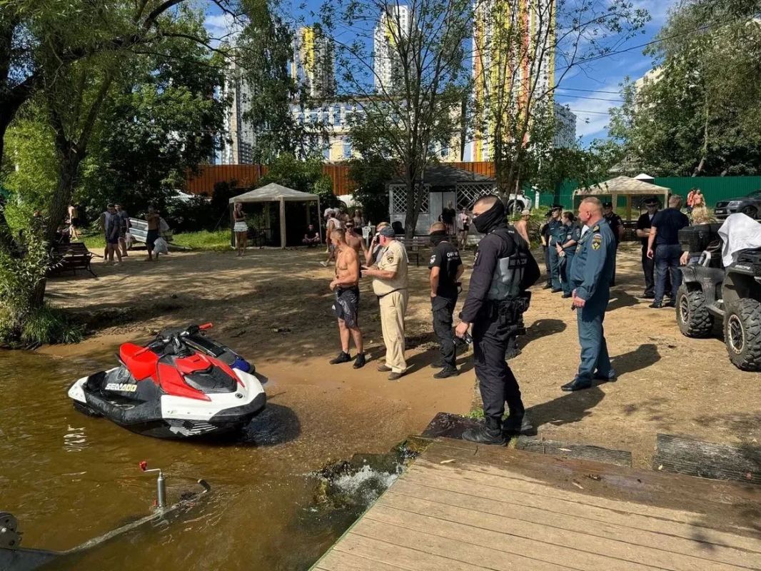 В Красногорске провели рейд по безопасности у воды В Красногорске провели рейд по безопасности у воды