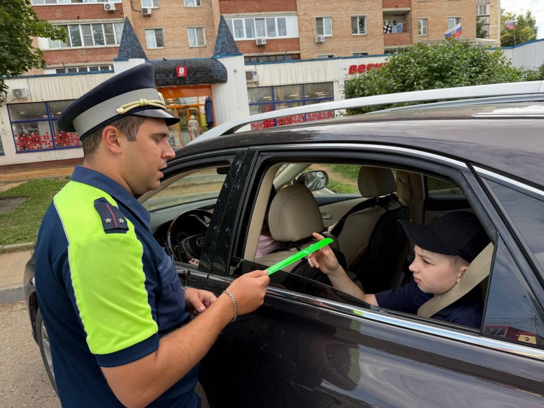 Сотрудники отдела Госавтоинспекции в Одинцово провели специальное профилактическое мероприятие «Детское кресло», направленное на предотвращение дорожно-транспортных происшествий с участием детей-пассажиров и пресечение... Сотрудники отдела Госавтоинспекции в Одинцово провели специальное профилактическое мероприятие «Детское кресло», направленное на предотвращение дорожно-транспортных происшествий с участием детей-пассажиров и пресечение...