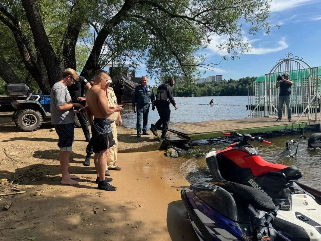 В Красногорске провели рейд по безопасности у воды В Красногорске провели рейд по безопасности у воды