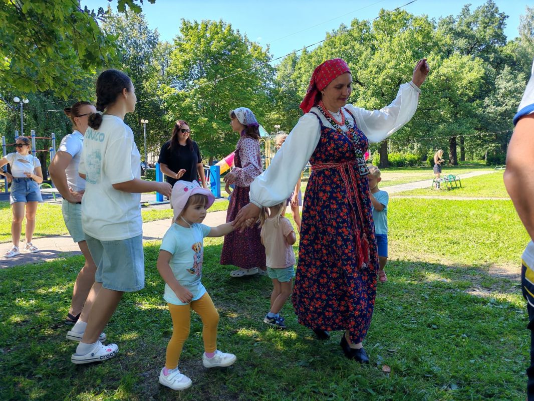 Наши новости. В парке «Дубки» (с. Троицкое) м. о.Чехов прошла фольклорная программа "Забавы Русской старины" Наши новости. В парке «Дубки» (с. Троицкое) м. о.Чехов прошла фольклорная программа "Забавы Русской старины"