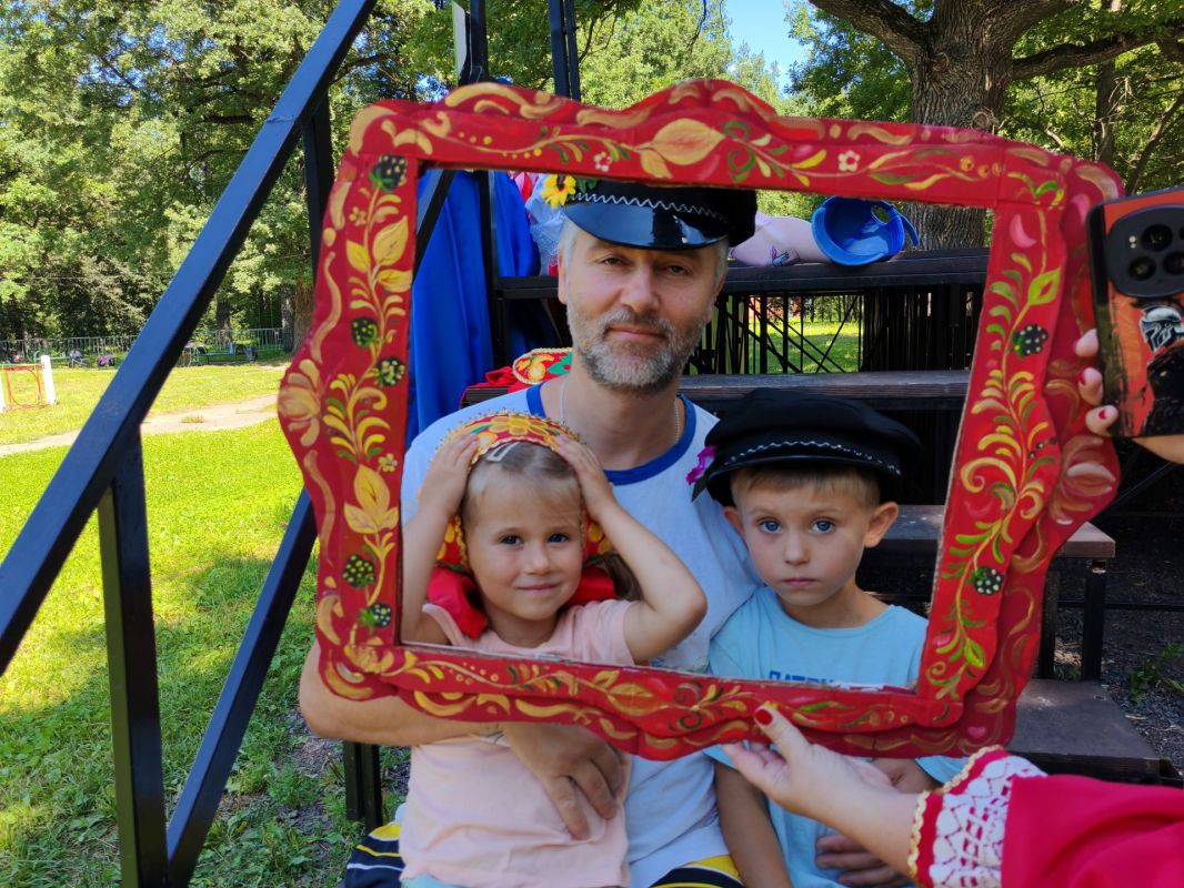Наши новости. В парке «Дубки» (с. Троицкое) м. о.Чехов прошла фольклорная программа "Забавы Русской старины" Наши новости. В парке «Дубки» (с. Троицкое) м. о.Чехов прошла фольклорная программа "Забавы Русской старины"