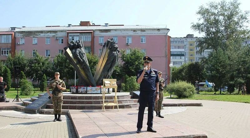 2 августа у мемориала погибшим в Афганистане и других локальных войнах и конфликтах прошла акция памяти, посвящённая 96-й годовщине создания Воздушно-десантных войск России 2 августа у мемориала погибшим в Афганистане и других локальных войнах и конфликтах прошла акция памяти, посвящённая 96-й годовщине создания Воздушно-десантных войск России