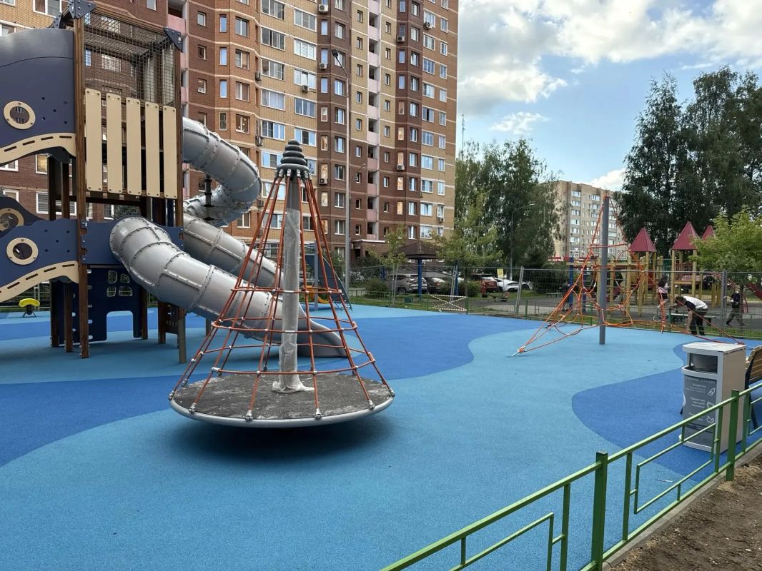 На Новом бульваре – новая площадка: в Долгопрудном продолжается благоустройство дворов На Новом бульваре – новая площадка: в Долгопрудном продолжается благоустройство дворов