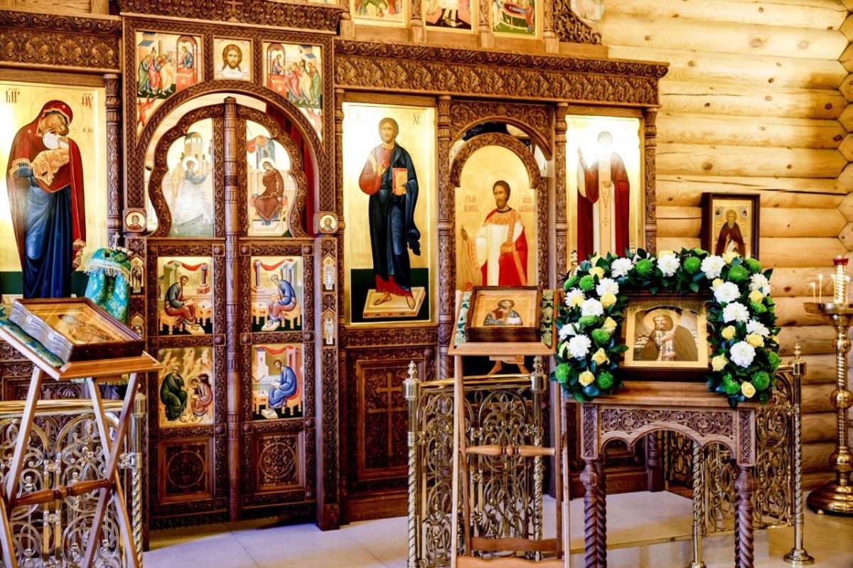 В день памяти преподобного Серафима Саровского, архиепископ Подольский и Люберецкий Аксий совершил Божественную литургию в Дрожжино В день памяти преподобного Серафима Саровского, архиепископ Подольский и Люберецкий Аксий совершил Божественную литургию в Дрожжино