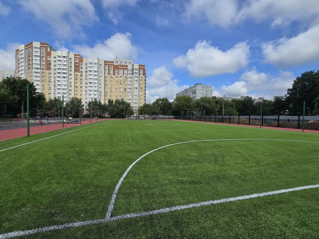 Современное спортивное ядро появится у школы №14 в Коломне: работы по строительству нового корпуса и благоустройству территории вышли на финишную прямую