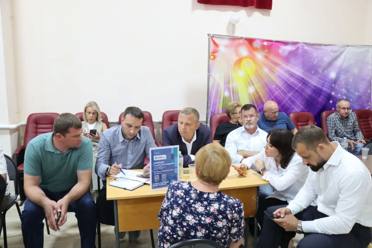 Выездная администрация состоялась в посёлке Усады Выездная администрация состоялась в посёлке Усады