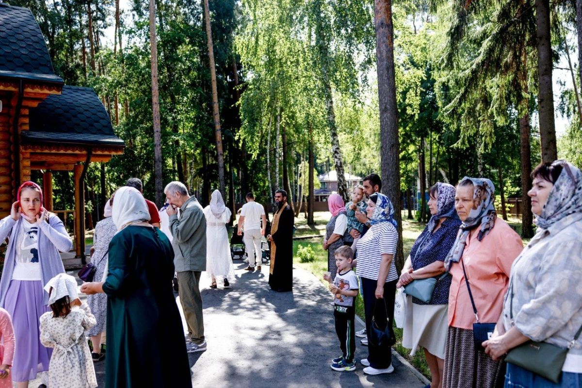 В день памяти преподобного Серафима Саровского, архиепископ Подольский и Люберецкий Аксий совершил Божественную литургию в Дрожжино В день памяти преподобного Серафима Саровского, архиепископ Подольский и Люберецкий Аксий совершил Божественную литургию в Дрожжино