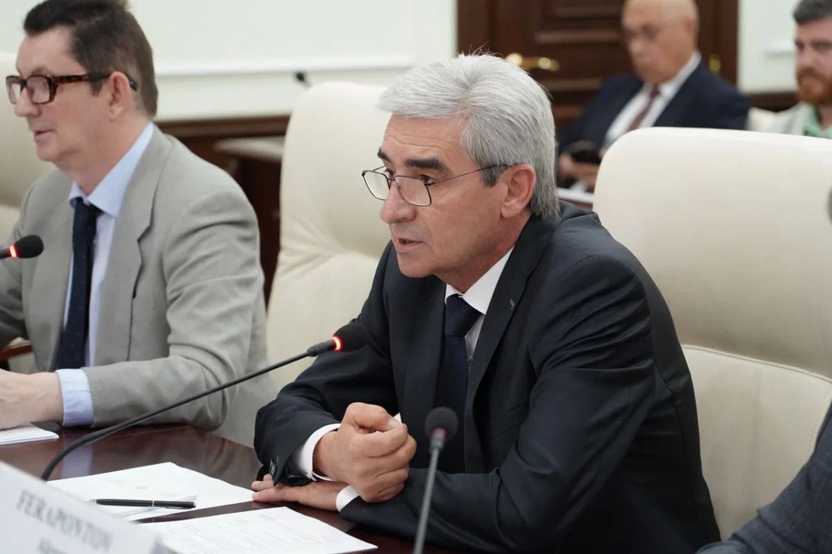 В Ростехнадзоре прошли переговоры российской делегации во главе с Руководителем Федеральной службы по экологическому, технологическому и атомному надзору Александром Трембицким и делегации Регулирующего органа коммунального... В Ростехнадзоре прошли переговоры российской делегации во главе с Руководителем Федеральной службы по экологическому, технологическому и атомному надзору Александром Трембицким и делегации Регулирующего органа коммунального...