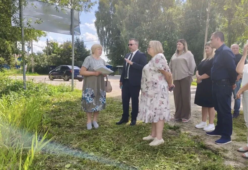 В селе Константиново состоялась встреча с жителями после обращения на «Выездной администрации» В селе Константиново состоялась встреча с жителями после обращения на «Выездной администрации»