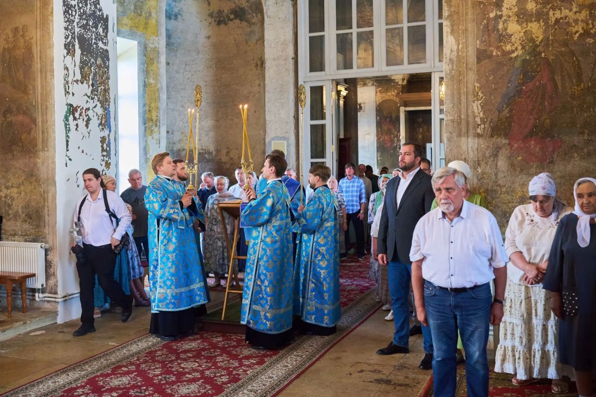 Михаил Собакин: В престольный праздник вместе с прихожанами храма иконы Божией Матери «Всех скорбящих Радость» села Шарапово принял участие в праздничной Божественной литургии, которую возглавил архиепископ Подольский и... Михаил Собакин: В престольный праздник вместе с прихожанами храма иконы Божией Матери «Всех скорбящих Радость» села Шарапово принял участие в праздничной Божественной литургии, которую возглавил архиепископ Подольский и...