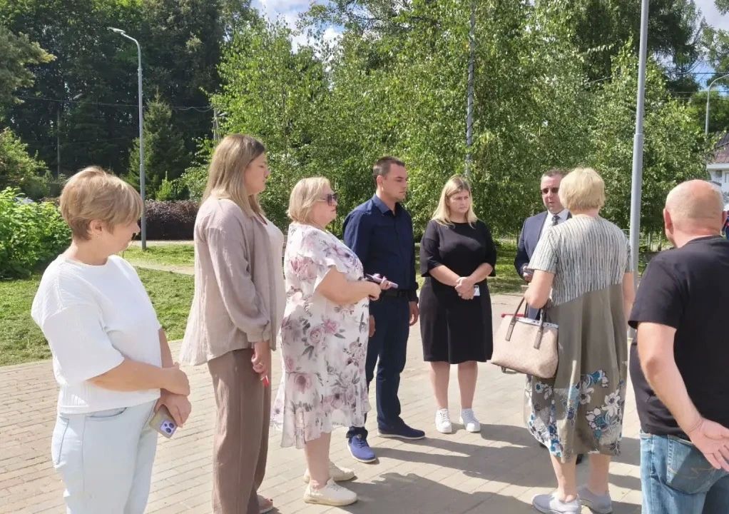 В селе Константиново состоялась встреча с жителями после обращения на «Выездной администрации» В селе Константиново состоялась встреча с жителями после обращения на «Выездной администрации»