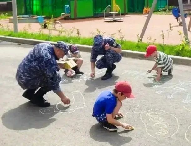 #КаникулыСРосгвардией. Росгвардейцы провели «Урок безопасности» для детей в Подмосковье #КаникулыСРосгвардией. Росгвардейцы провели «Урок безопасности» для детей в Подмосковье