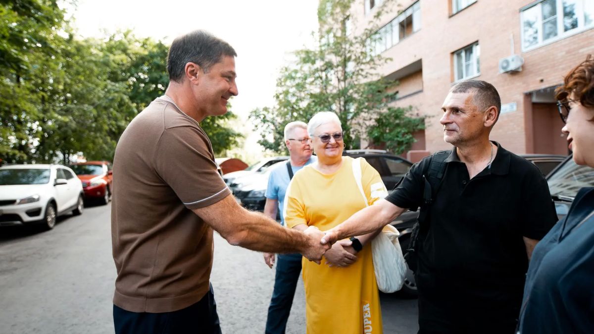 Владимир Волков: Покрытие в 15 дворах обновим в Дзержинском в этом сезоне Владимир Волков: Покрытие в 15 дворах обновим в Дзержинском в этом сезоне