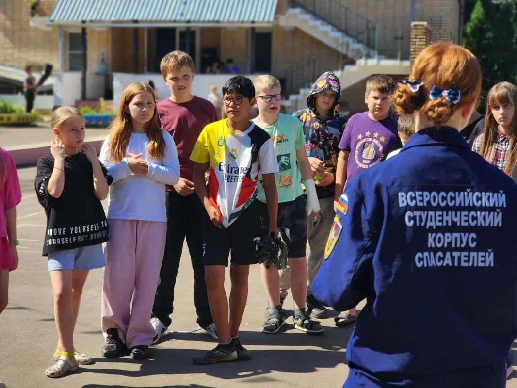 Воскресенские спасатели и добровольцы встретились с детьми в лагере «Дубравушка» Воскресенские спасатели и добровольцы встретились с детьми в лагере «Дубравушка»