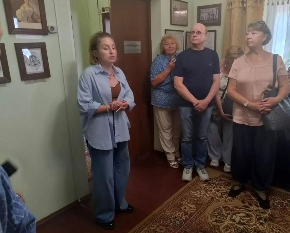 Дмитров — город, где история живёт не в учебниках, а в каждом уголке: в изгибах старинных улиц, в тишине древних храмов, в аромате свежей выпечки Дмитров — город, где история живёт не в учебниках, а в каждом уголке: в изгибах старинных улиц, в тишине древних храмов, в аромате свежей выпечки