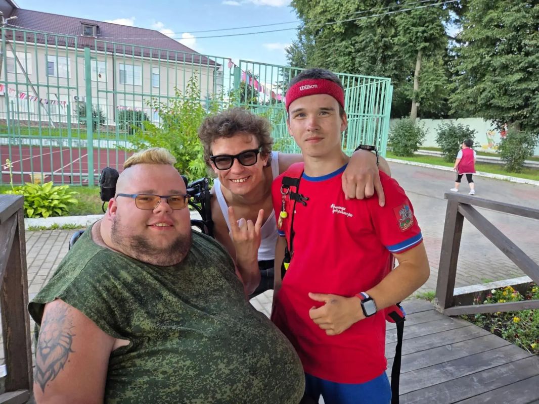 В Семейном центре «Дмитровский» прошла встреча с актёром театра и кино Никитой Кологривым и руководителем благотворительного фонда «Чистые души» Мариной Нетребко В Семейном центре «Дмитровский» прошла встреча с актёром театра и кино Никитой Кологривым и руководителем благотворительного фонда «Чистые души» Мариной Нетребко